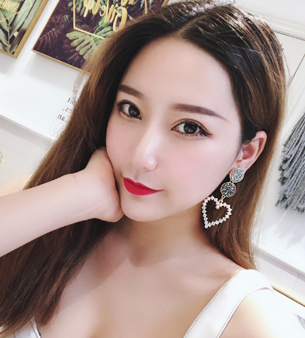 Les Boucles d'Oreilles Pendantes Perles & Strass Prestiges- Maison C&N
